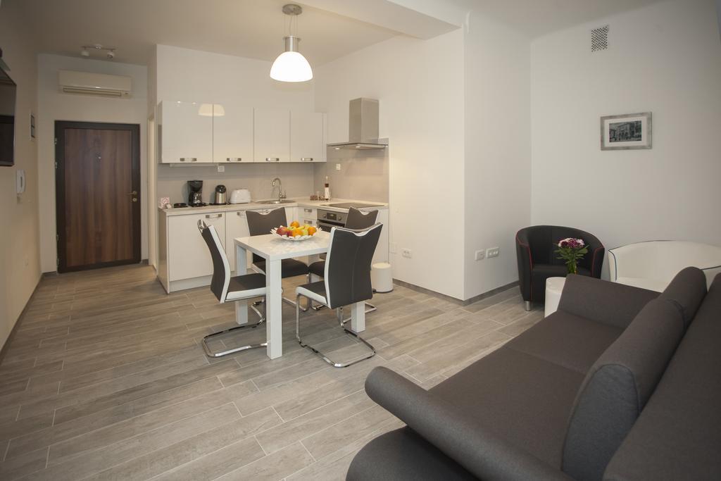 Old Square Apartment Split Eksteriør bilde